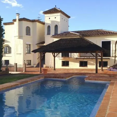Amazing To Rent At - Near Beaches *